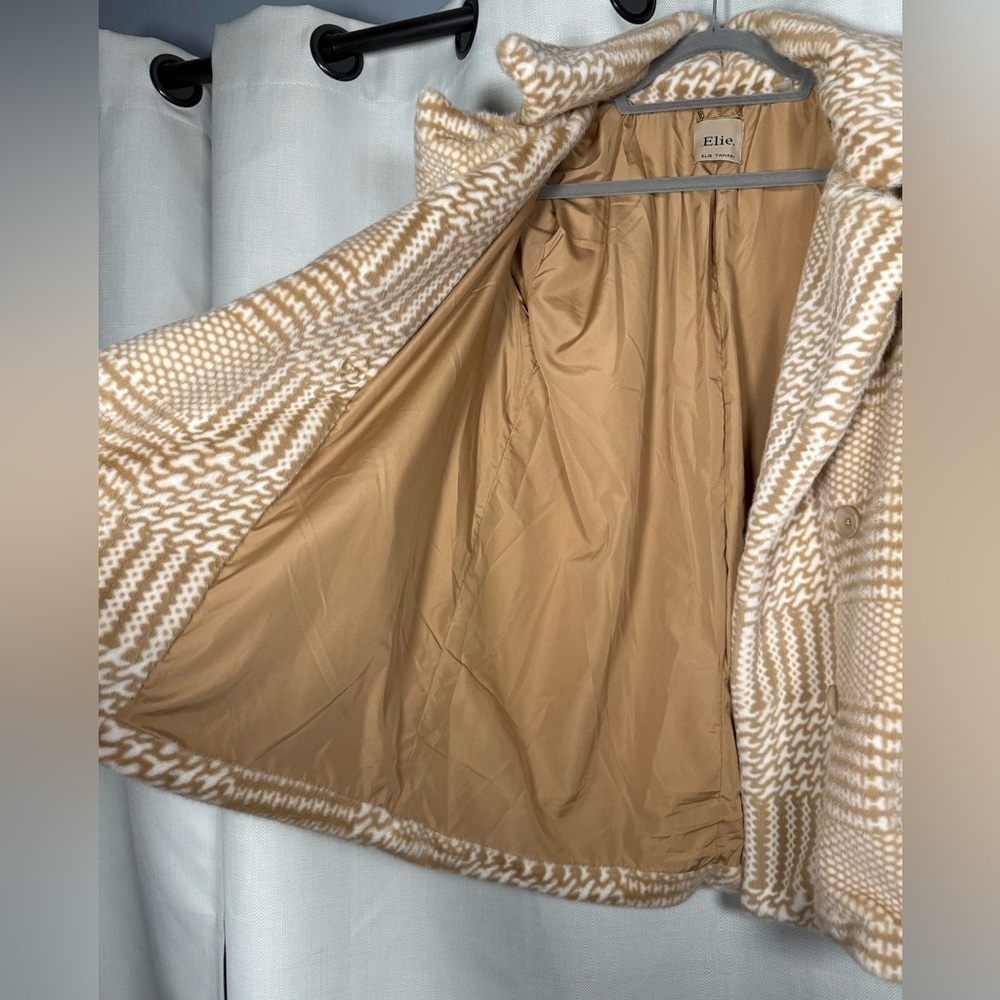 Elie. Elie Tahari Tan and White Houndstooth Faux Fur Double Breasted Jacket L - Picture 11 of 14